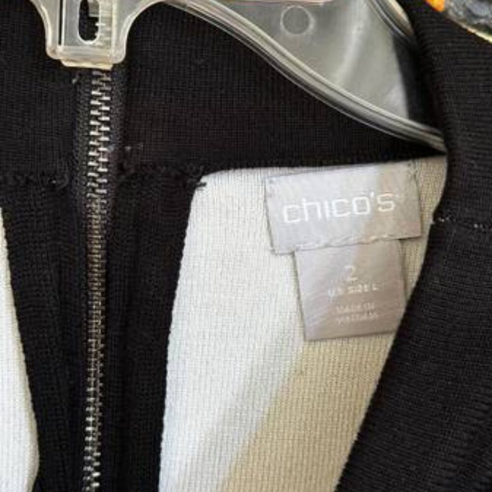 * Chico's Black/White Abstract Intarsia Sweater * - Picture 4 of 7